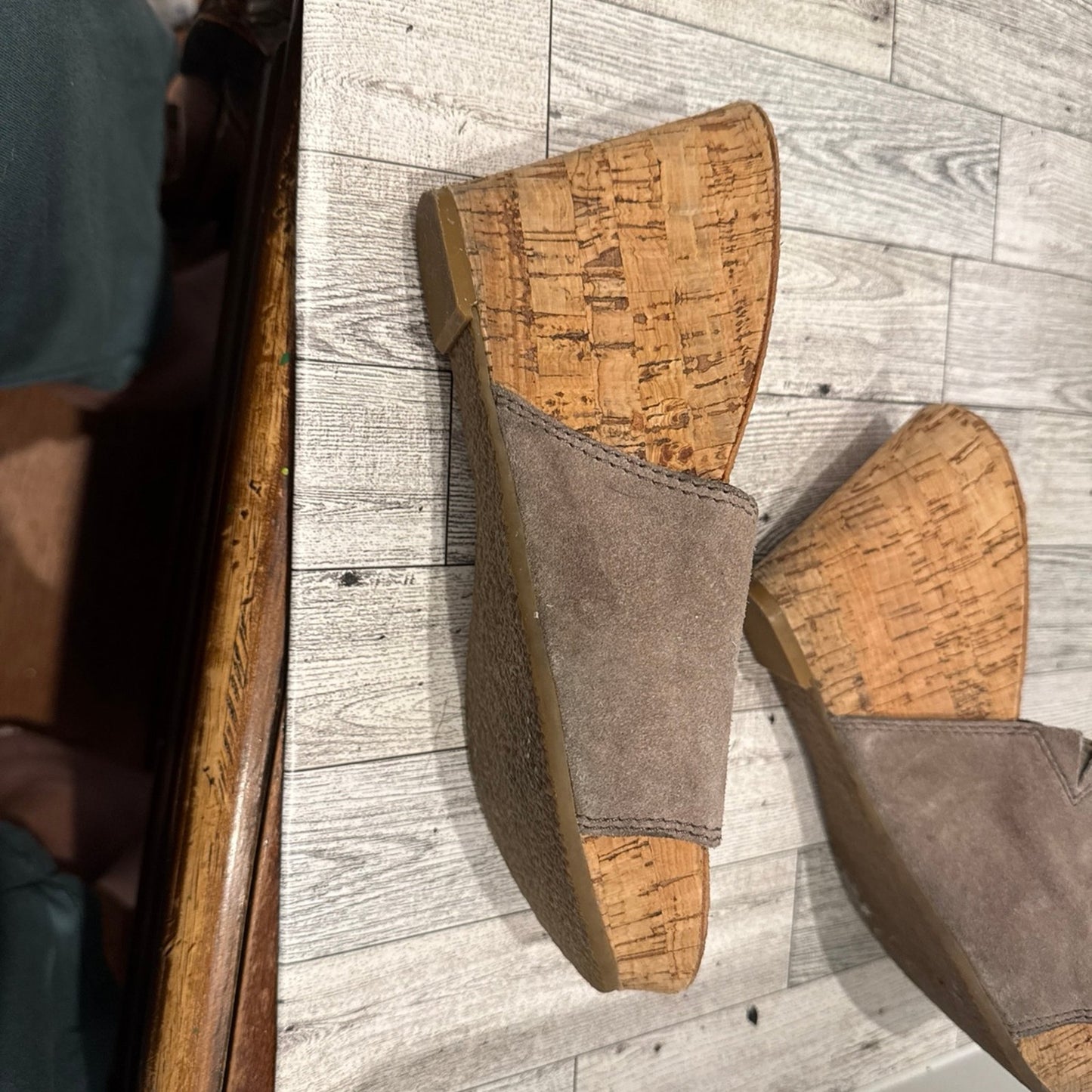 Nine West tan sandals with cork base. 8.5