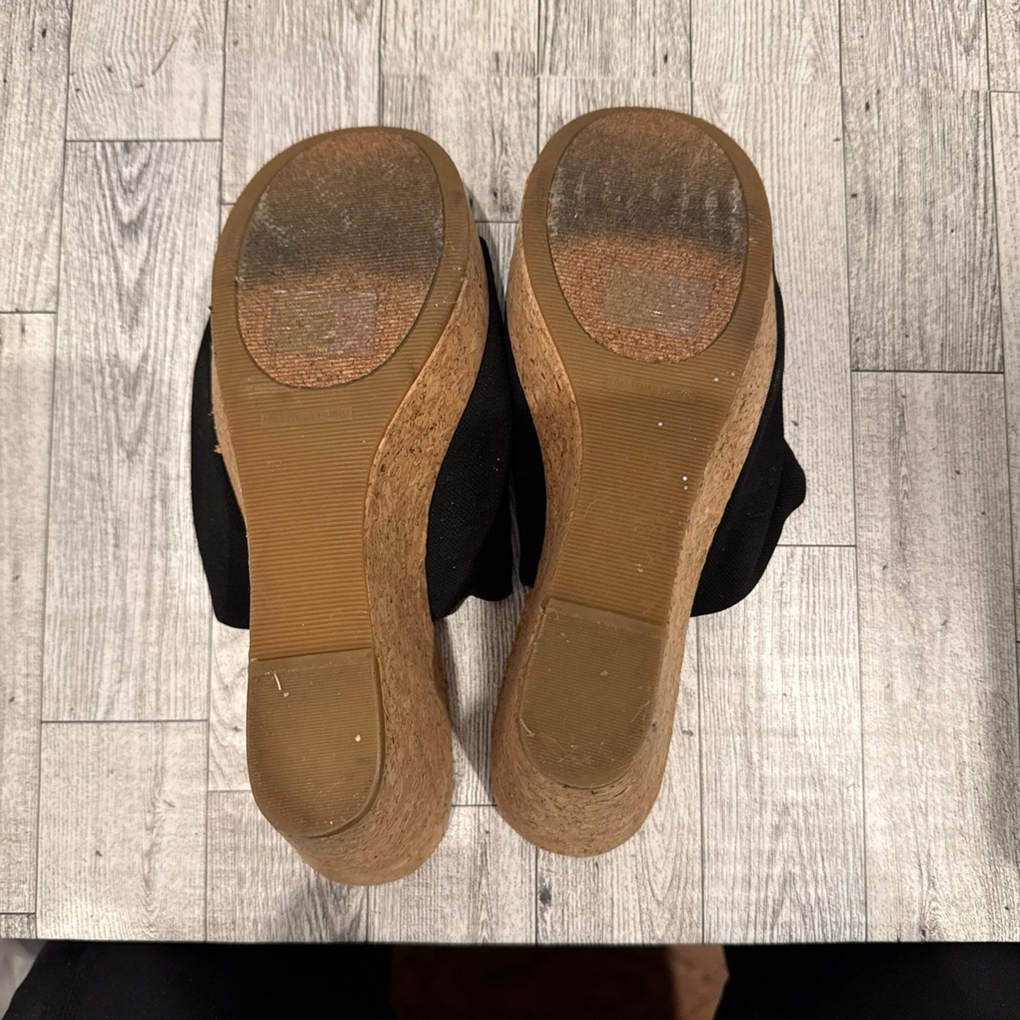 LUCKY Brand black Stretchy mule.
