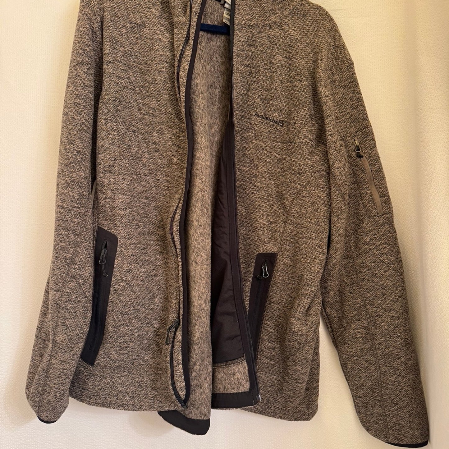 Avalanche zip hooded zip jacket.