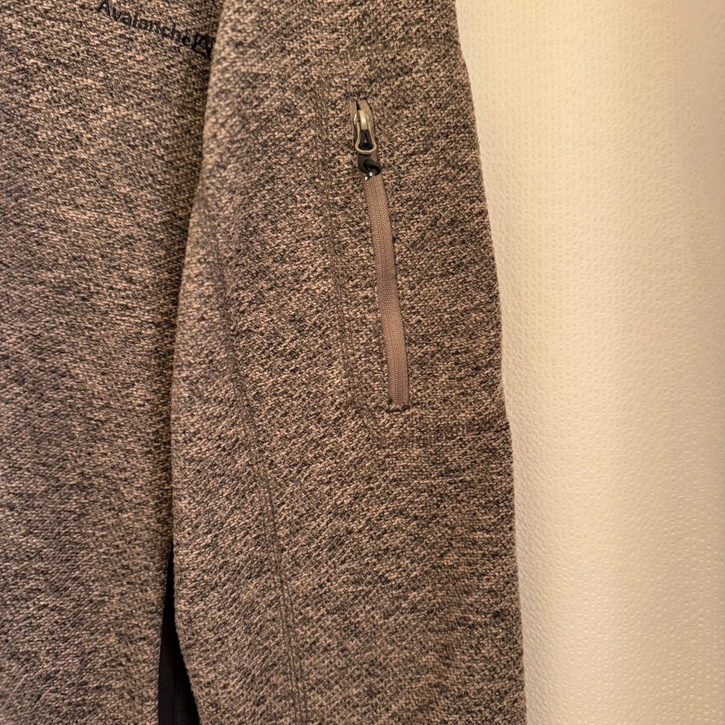 Avalanche zip hooded zip jacket.