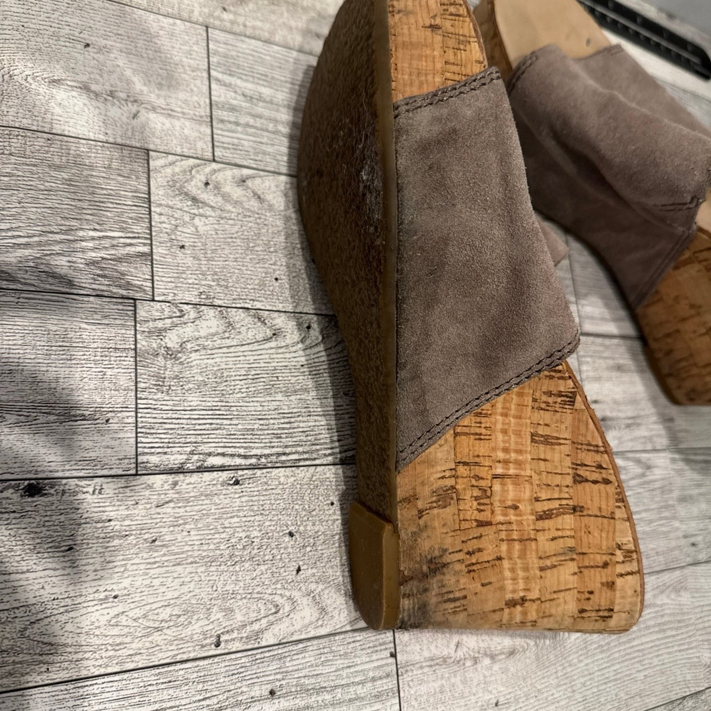 Nine West tan sandals with cork base. 8.5